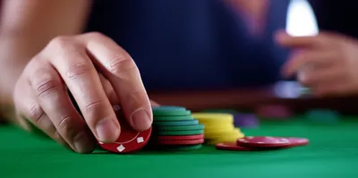 Illustration busted - Image 1