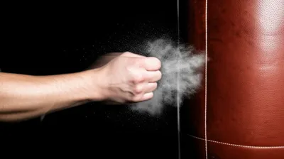 Illustration clout - Image 1