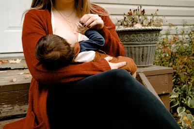 Illustration breastfeeding - Image 2