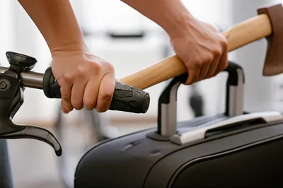 Illustration handles