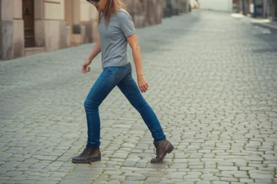 Illustration limping - Image 1