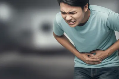 Illustration wrenching - Image 1