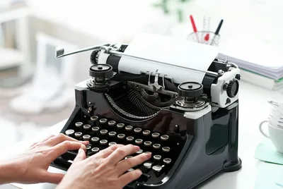 Illustration typists - Image 1