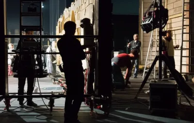 Illustration stagehands