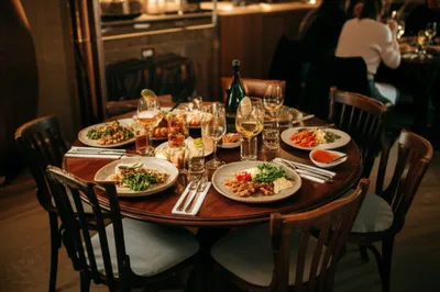 Illustration top - Image 1