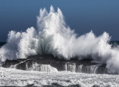 Illustration surging - Image 1