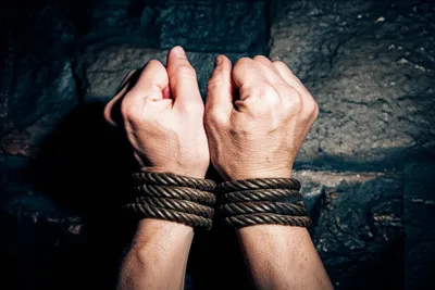 Illustration shackles - Image 1