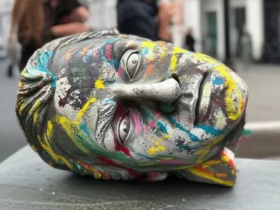 Illustration defacement - Image 1