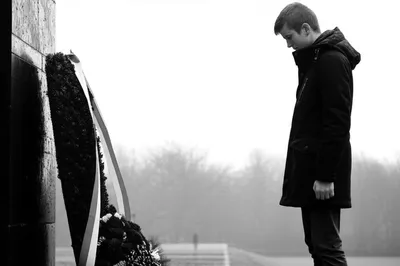 Illustration solemnly